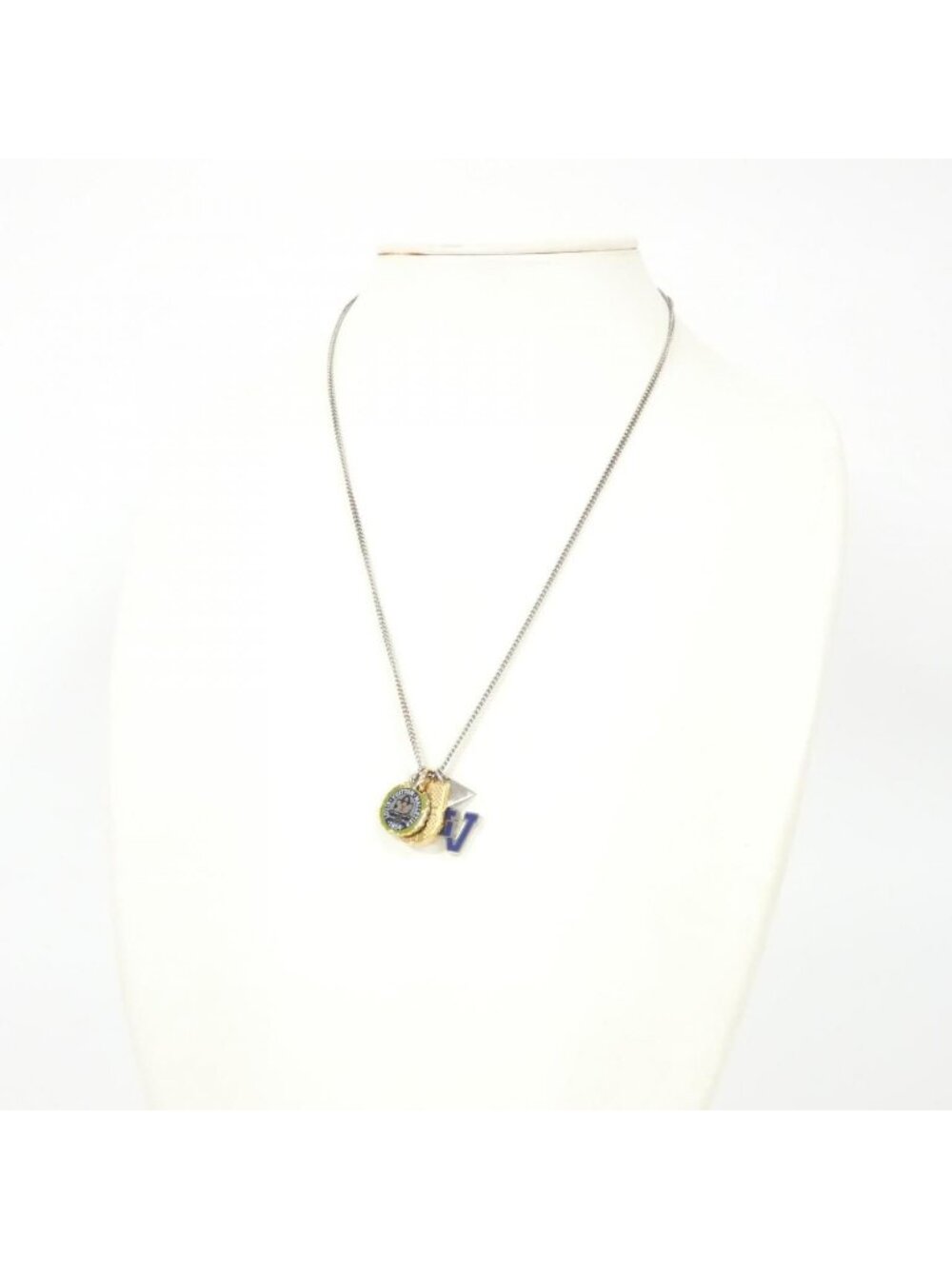 Louis Vuitton Collier Charm's LV League LV Initial Necklace - Picture 6 of 6